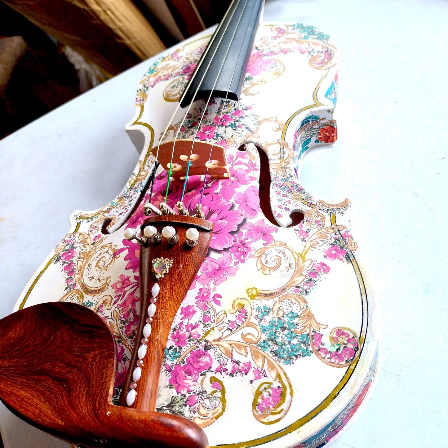 Gilded Age Violin w Matching Carbon Fiber Bow Case Crystal Fine Tuners Rosin Strings Set Up, perfect for multi-style play.
