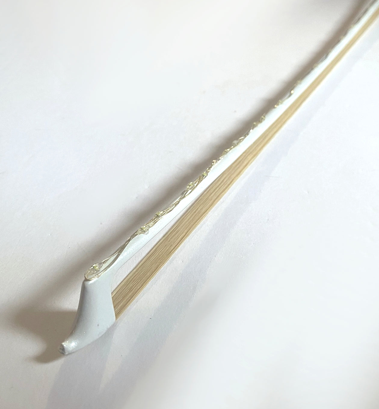Rozanna's Glow Bow Multi Color White Carbon Fiber Violin Bow - Rozanna's Violins